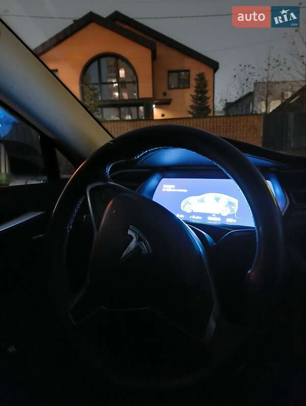 Лифтбек Tesla Model S 2014 в Киеве