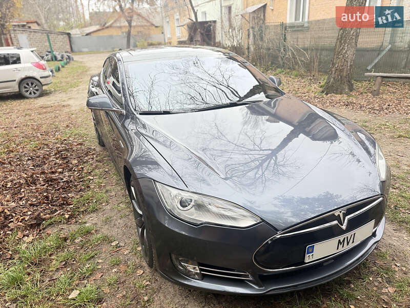 Лифтбек Tesla Model S 2014 в Киеве фото 30 Лифтбек Tesla Model S 2014 в Киеве