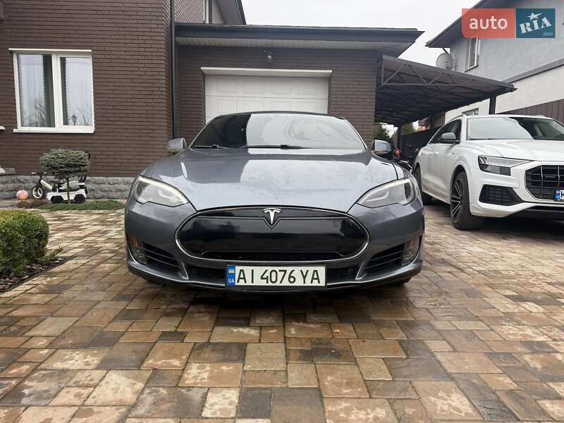 Лифтбек Tesla Model S 2013 в Киеве