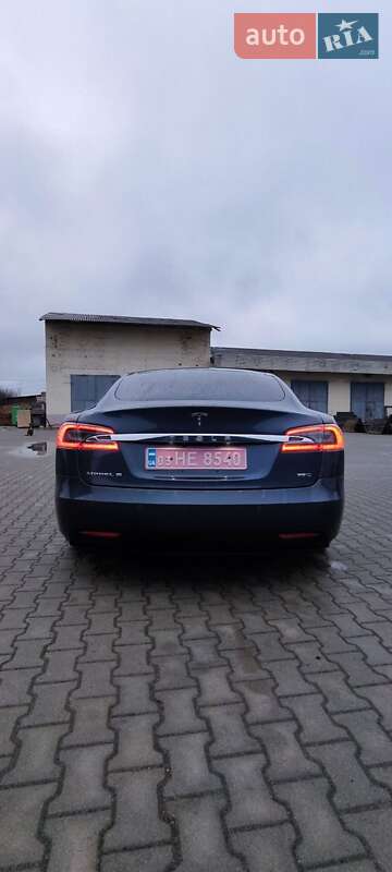 Лифтбек Tesla Model S 2016 в Сарнах