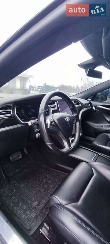 Лифтбек Tesla Model S 2016 в Сарнах