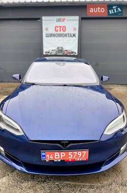 Лифтбек Tesla Model S 2016 в Львове