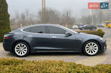 Лифтбек Tesla Model S 2016 в Львове