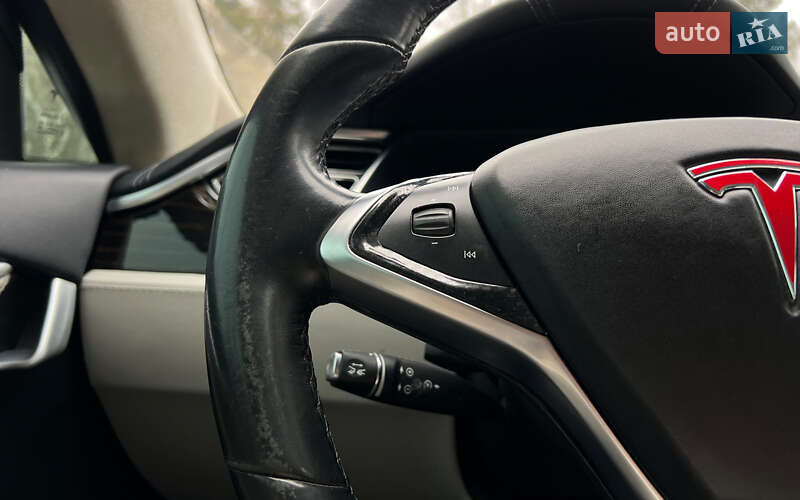 Лифтбек Tesla Model S 2016 в Львове фото 11 Лифтбек Tesla Model S 2016 в Львове