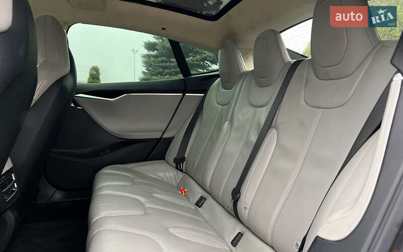 Лифтбек Tesla Model S 2016 в Львове фото 19 Лифтбек Tesla Model S 2016 в Львове