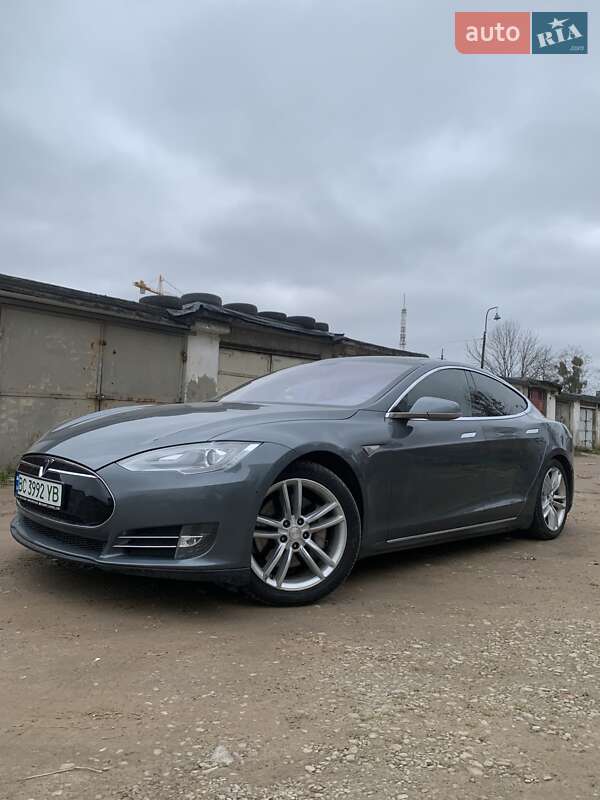 Лифтбек Tesla Model S 2013 в Львове фото 3 Лифтбек Tesla Model S 2013 в Львове