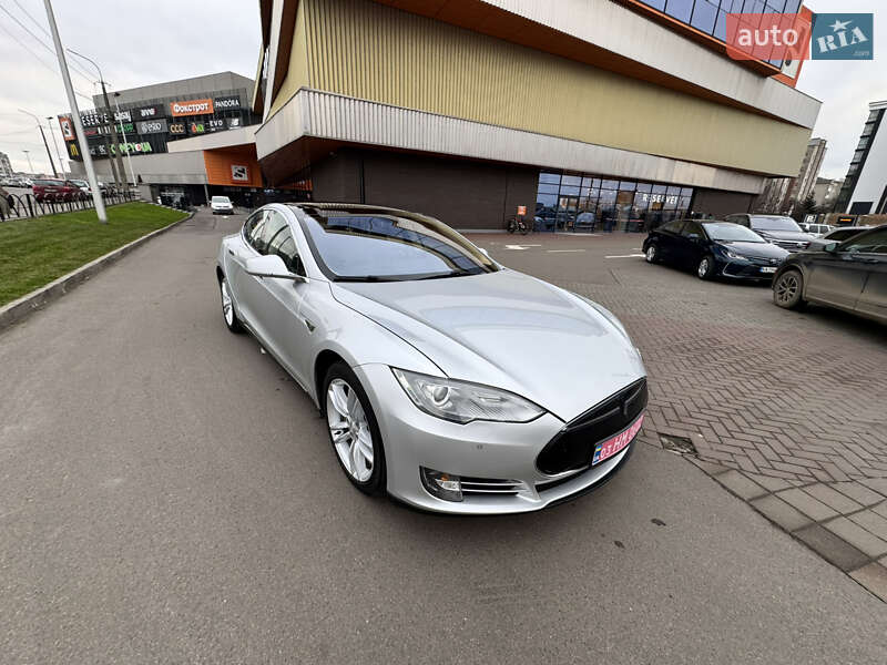 Ліфтбек Tesla Model S 2014 в Луцьку фото 17 Ліфтбек Tesla Model S 2014 в Луцьку
