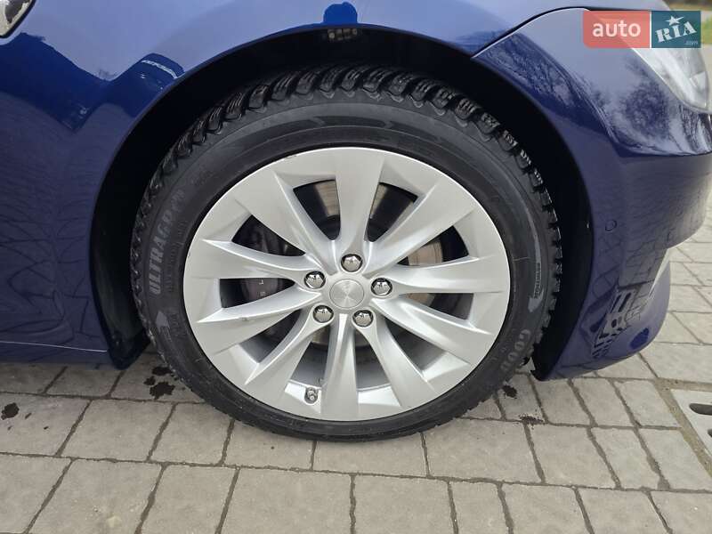 Лифтбек Tesla Model S 2017 в Тысменице фото 9 Лифтбек Tesla Model S 2017 в Тысменице