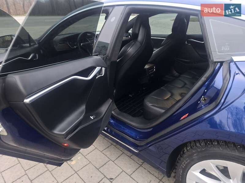 Лифтбек Tesla Model S 2017 в Тысменице фото 18 Лифтбек Tesla Model S 2017 в Тысменице