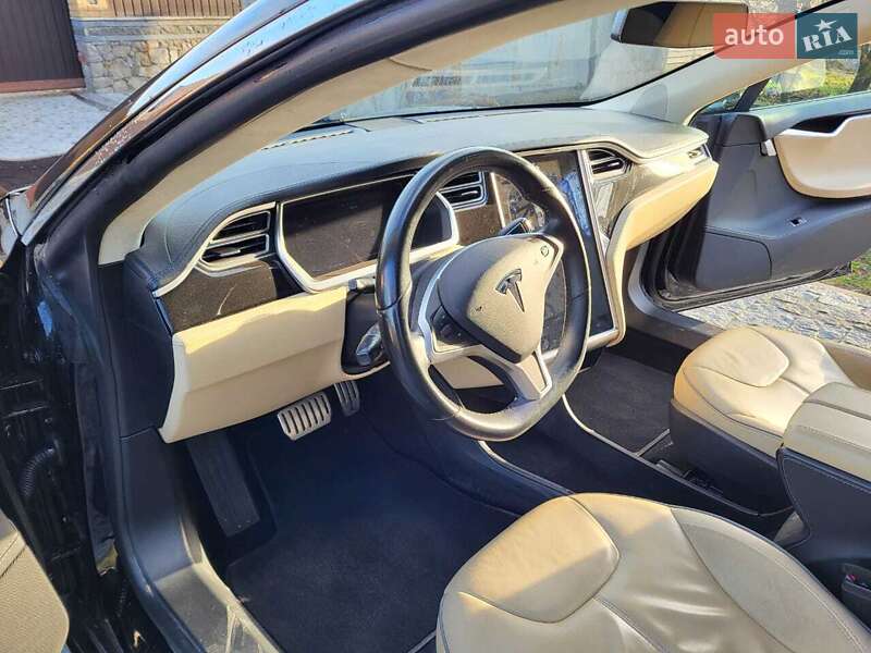 Лифтбек Tesla Model S 2013 в Виннице