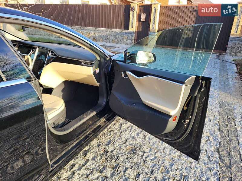 Лифтбек Tesla Model S 2013 в Виннице