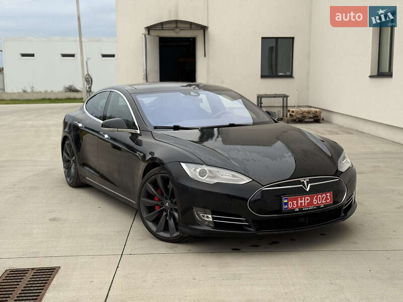 Лифтбек Tesla Model S 2015 в Луцке