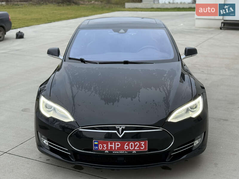 Лифтбек Tesla Model S 2015 в Луцке