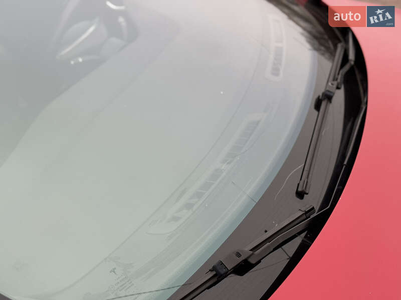 Лифтбек Tesla Model S 2015 в Луцке