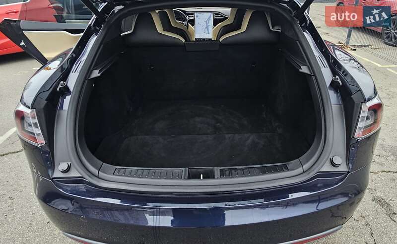 Лифтбек Tesla Model S 2015 в Киеве фото 14 Лифтбек Tesla Model S 2015 в Киеве