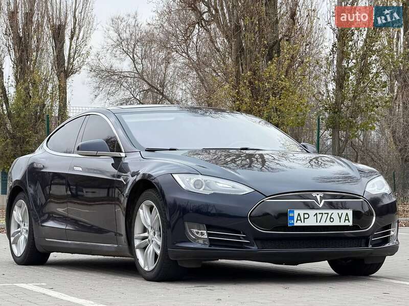 Лифтбек Tesla Model S 2013 в Запорожье фото Лифтбек Tesla Model S 2013 в Запорожье