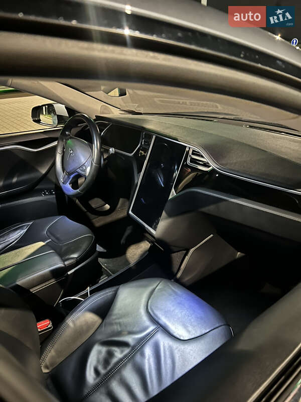 Ліфтбек Tesla Model S 2014 в Києві