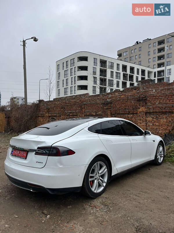 Лифтбек Tesla Model S 2014 в Львове фото 10 Лифтбек Tesla Model S 2014 в Львове