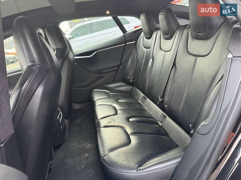 Лифтбек Tesla Model S 2016 в Киеве фото 9 Лифтбек Tesla Model S 2016 в Киеве