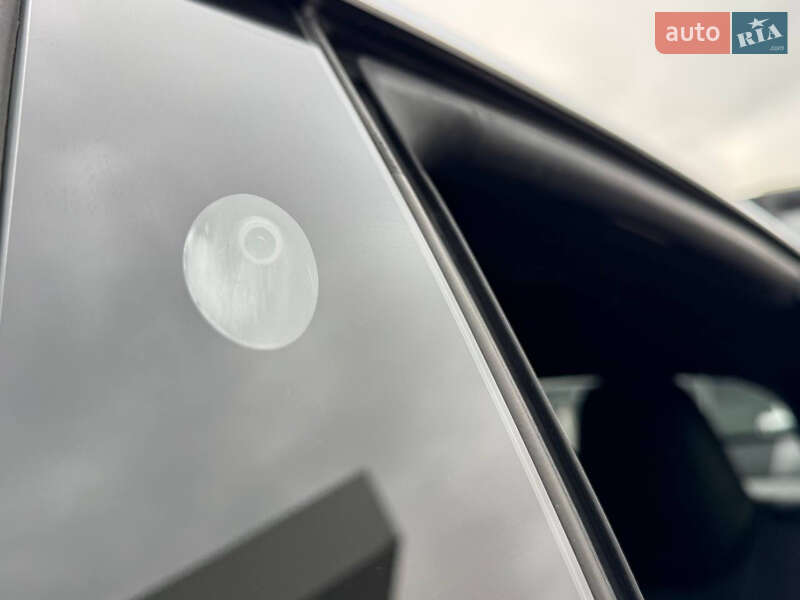 Лифтбек Tesla Model S 2017 в Львове фото 18 Лифтбек Tesla Model S 2017 в Львове