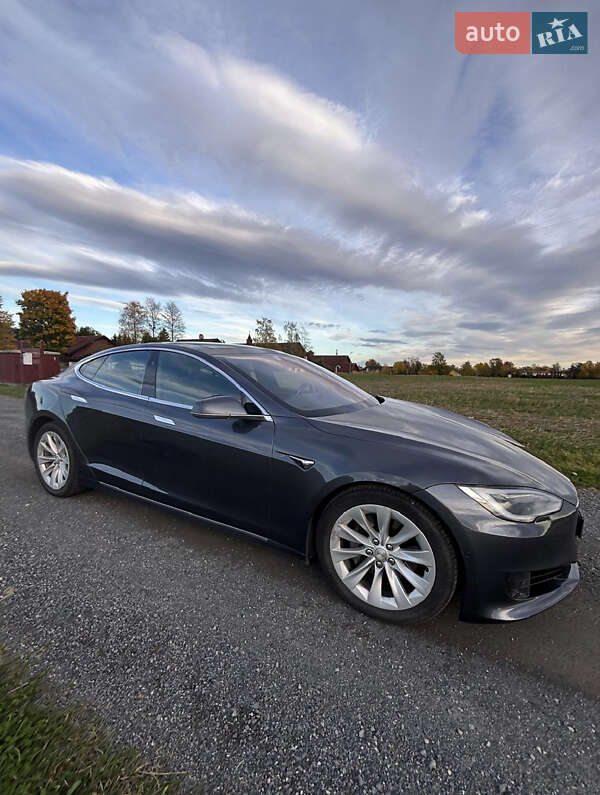 Лифтбек Tesla Model S 2017 в Львове фото 57 Лифтбек Tesla Model S 2017 в Львове
