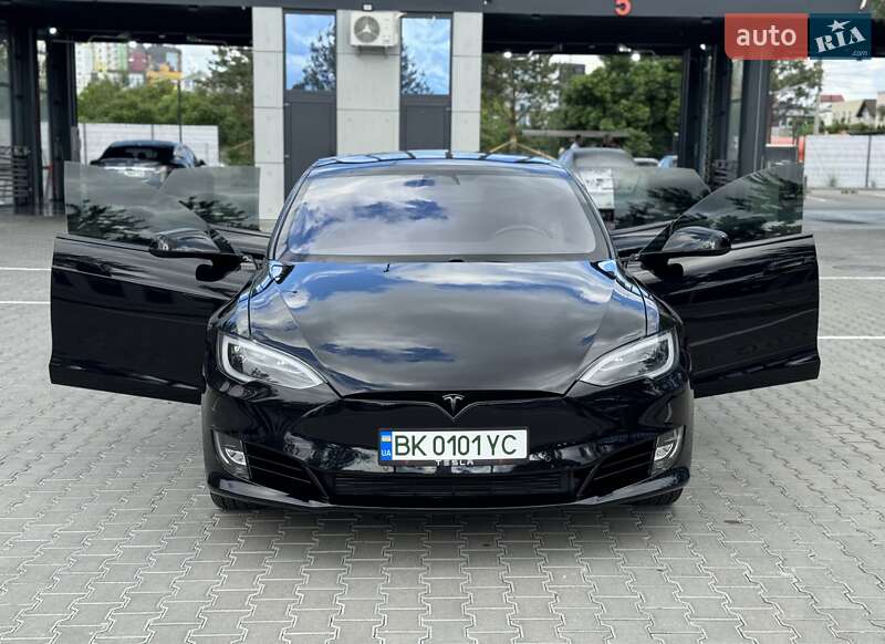 Лифтбек Tesla Model S 2018 в Ровно фото 37 Лифтбек Tesla Model S 2018 в Ровно