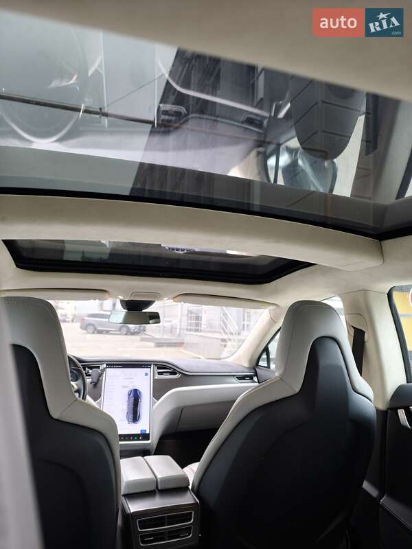 Лифтбек Tesla Model S 2014 в Ирпене