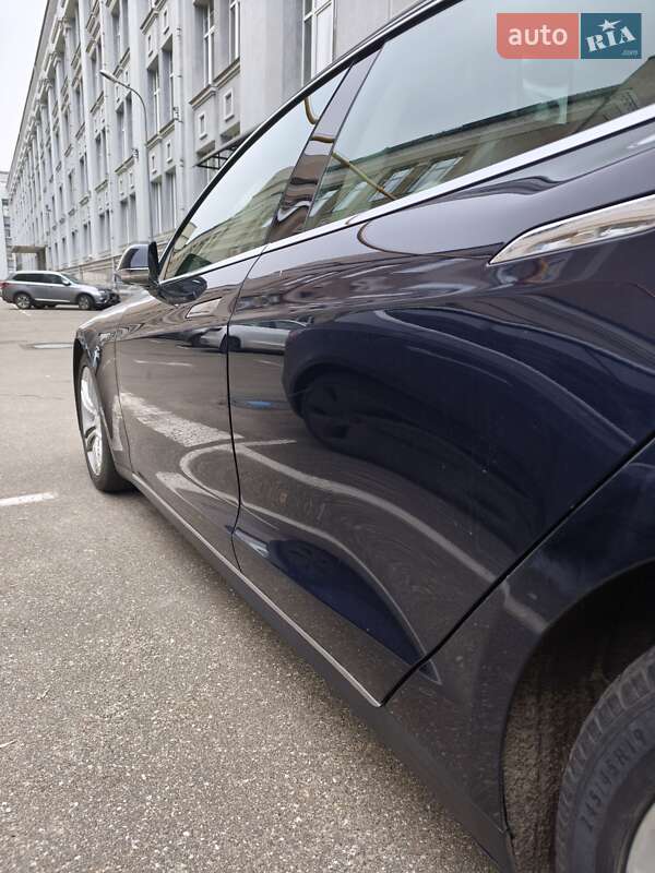 Лифтбек Tesla Model S 2014 в Ирпене