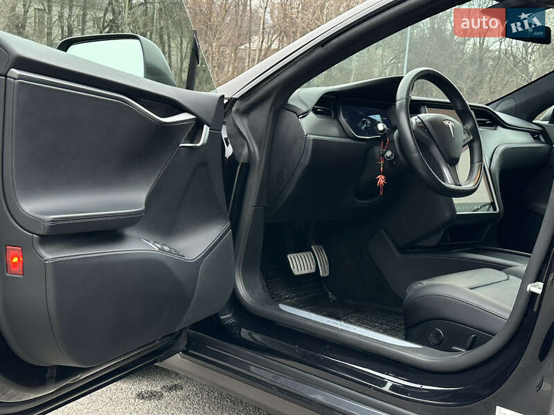 Лифтбек Tesla Model S 2018 в Днепре