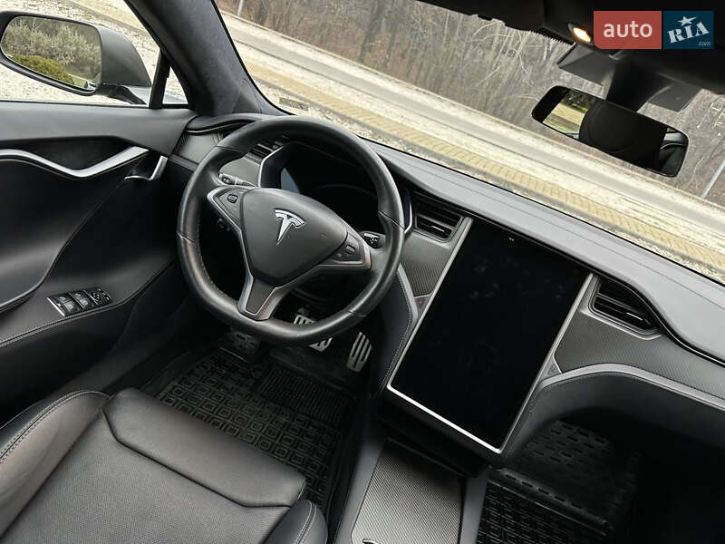 Лифтбек Tesla Model S 2018 в Днепре