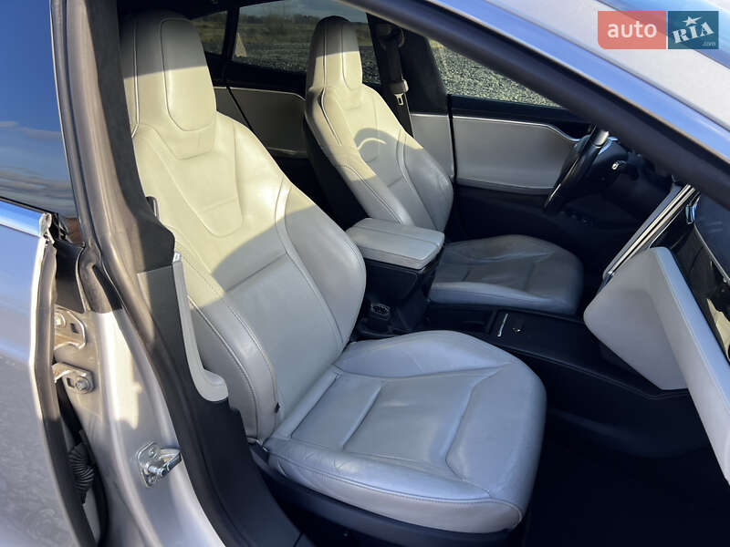 Лифтбек Tesla Model S 2016 в Виннице фото 14 Лифтбек Tesla Model S 2016 в Виннице