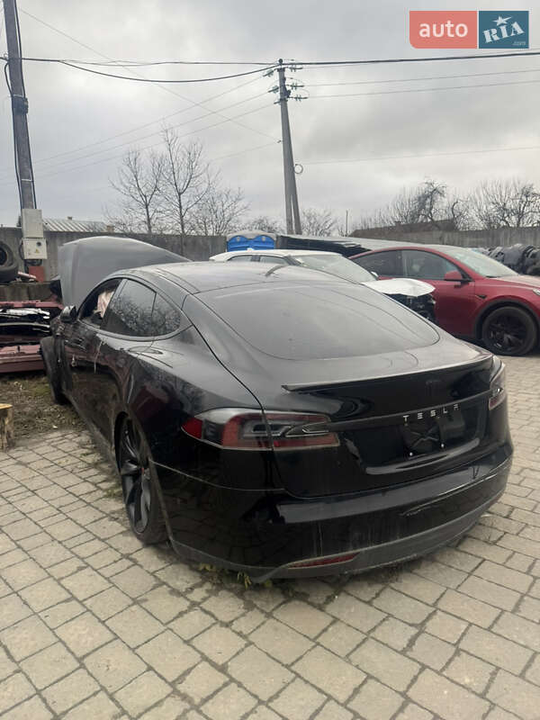 Лифтбек Tesla Model S 2016 в Львове фото Лифтбек Tesla Model S 2016 в Львове