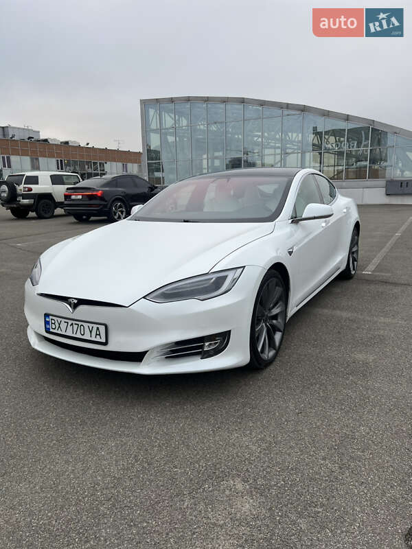 Лифтбек Tesla Model S 2019 в Киеве фото 3 Лифтбек Tesla Model S 2019 в Киеве