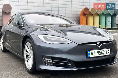 Лифтбек Tesla Model S 2018 в Киеве