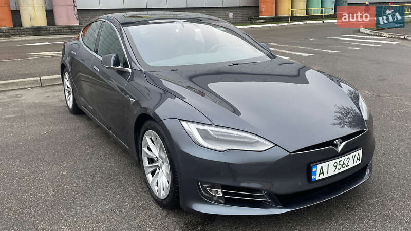 Лифтбек Tesla Model S 2018 в Киеве фото 6 Лифтбек Tesla Model S 2018 в Киеве