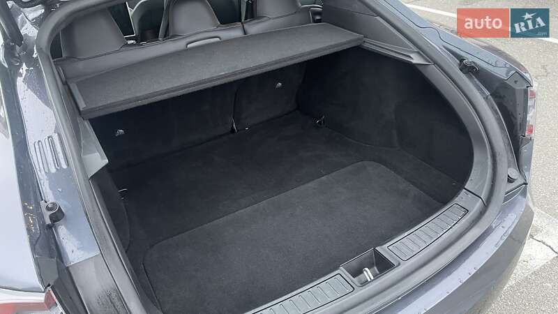 Лифтбек Tesla Model S 2018 в Киеве фото 57 Лифтбек Tesla Model S 2018 в Киеве