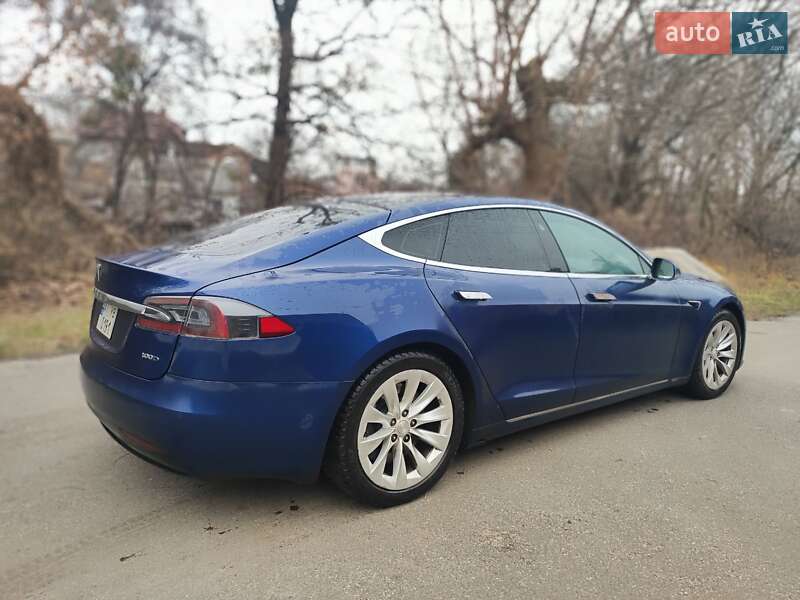 Лифтбек Tesla Model S 2017 в Киеве фото 20 Лифтбек Tesla Model S 2017 в Киеве