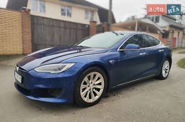 Лифтбек Tesla Model S 2017 в Киеве