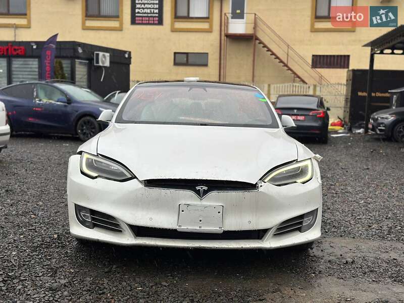 Лифтбек Tesla Model S 2020 в Луцке фото 2 Лифтбек Tesla Model S 2020 в Луцке
