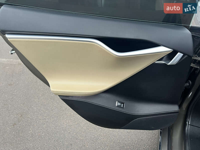 Лифтбек Tesla Model S 2015 в Прилуках фото 16 Лифтбек Tesla Model S 2015 в Прилуках