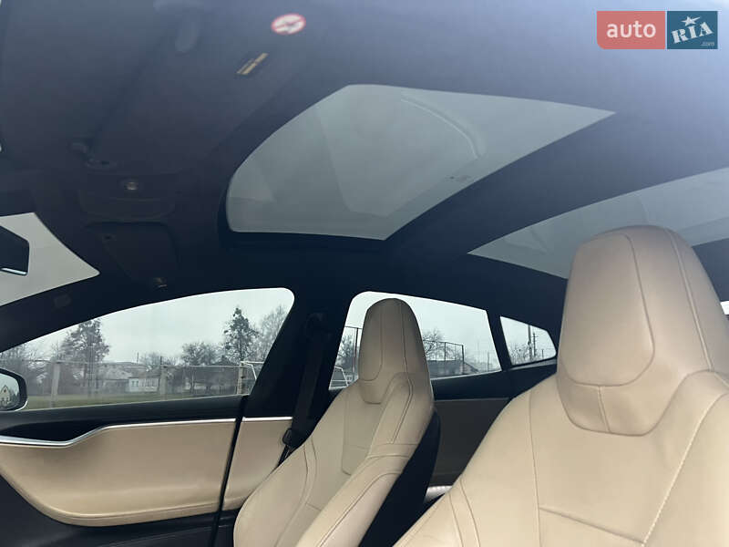 Лифтбек Tesla Model S 2015 в Прилуках фото 27 Лифтбек Tesla Model S 2015 в Прилуках
