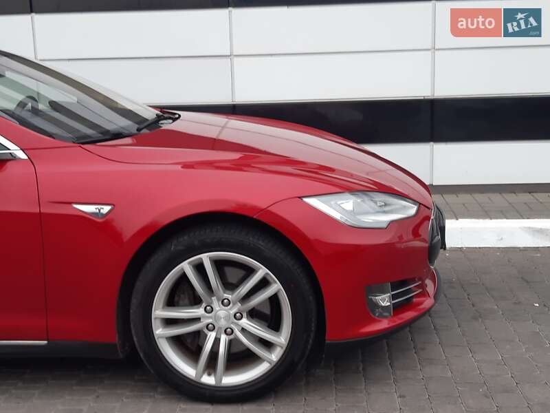 Лифтбек Tesla Model S 2014 в Ровно
