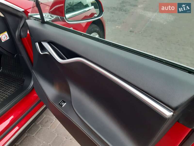 Лифтбек Tesla Model S 2014 в Ровно