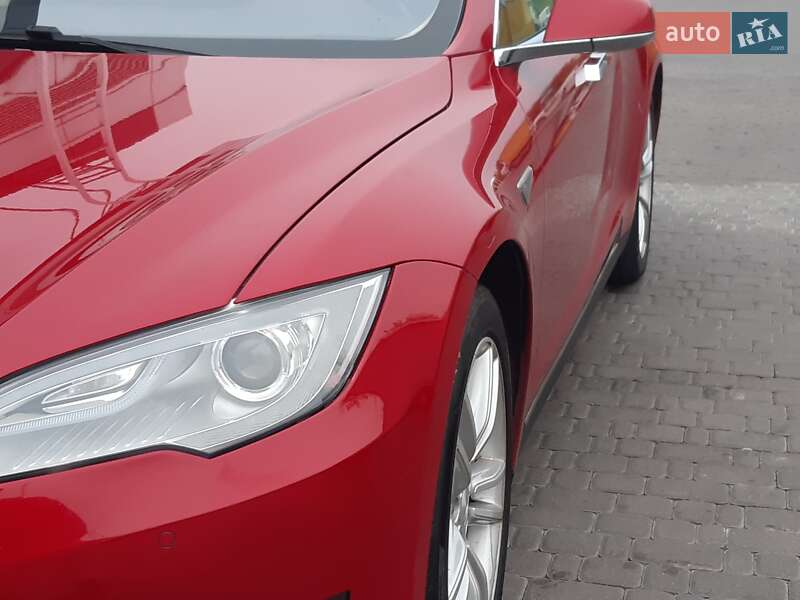 Лифтбек Tesla Model S 2014 в Ровно