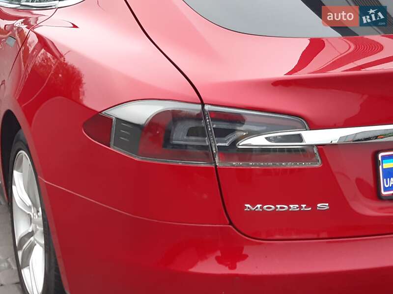 Лифтбек Tesla Model S 2014 в Ровно
