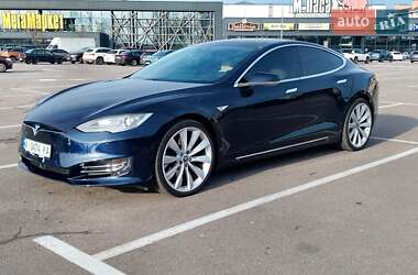 Ліфтбек Tesla Model S 2014 в Києві