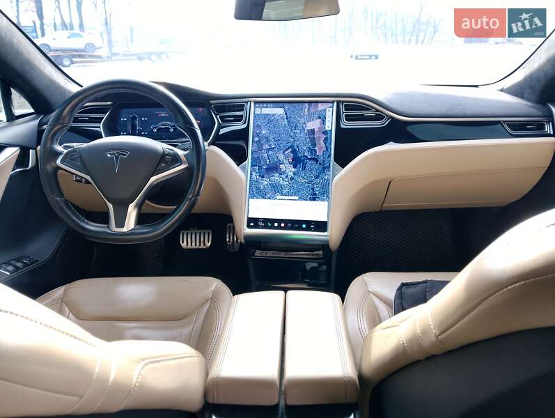 Ліфтбек Tesla Model S 2014 в Києві