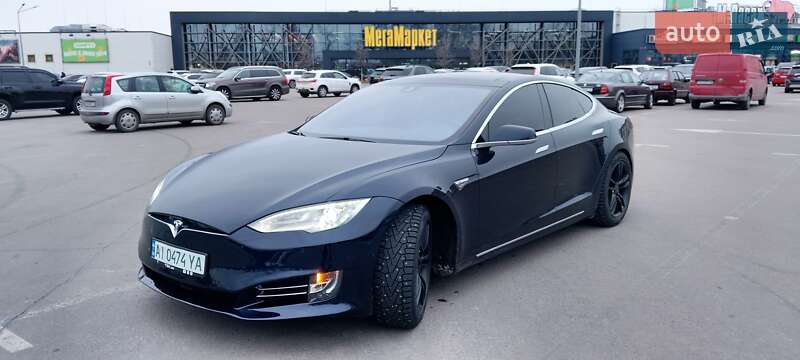 Ліфтбек Tesla Model S 2014 в Києві