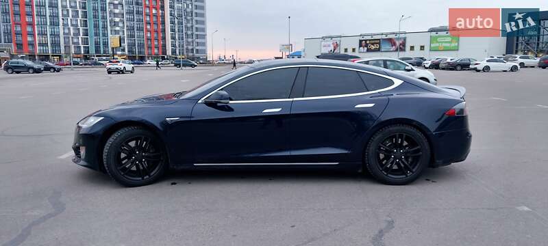 Ліфтбек Tesla Model S 2014 в Києві