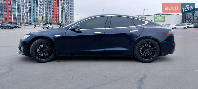 Ліфтбек Tesla Model S 2014 в Києві